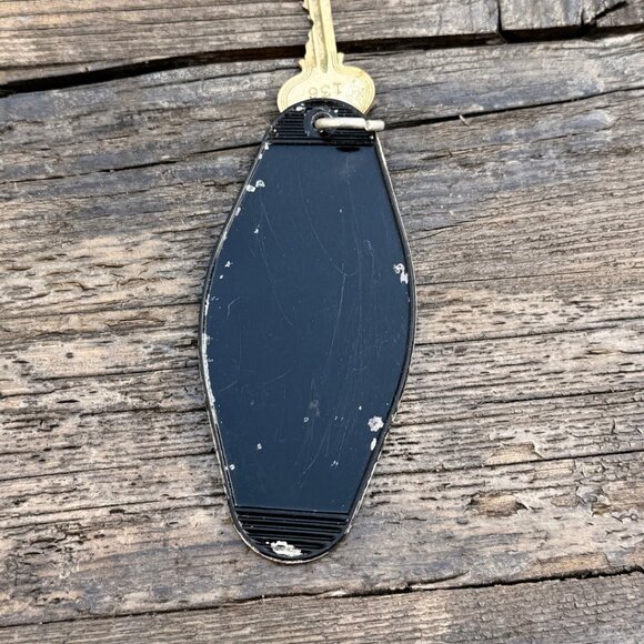 Vintage Campus Motor Inn East BINGHAMTON NY Hotel Motel Key Fob Keychain Vestal - Picture 5 of 6